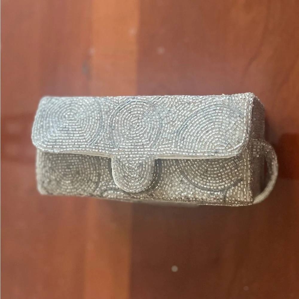 Exquisite Silver Vintage Hand Beaded Women's Evening Bag - Picture 3 of 4